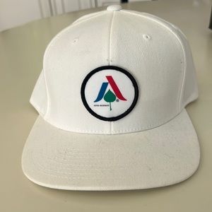 Aspen snowmass hat in white. Unisex. Brand new.